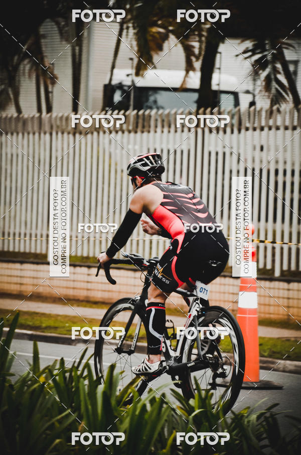 Buy your photos of the eventVSERIES Duathlon & Running on Fotop