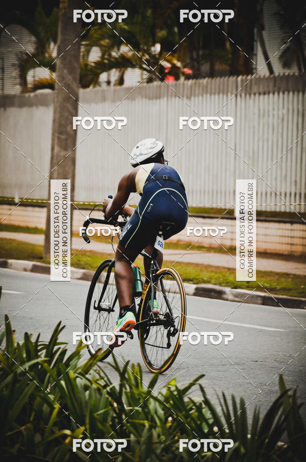Buy your photos of the eventVSERIES Duathlon & Running on Fotop