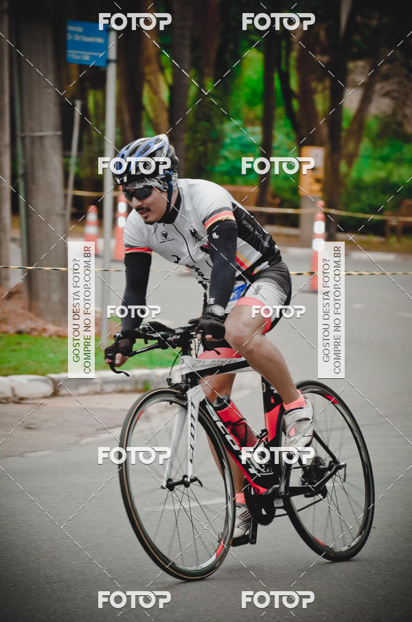 Buy your photos of the eventVSERIES Duathlon & Running on Fotop