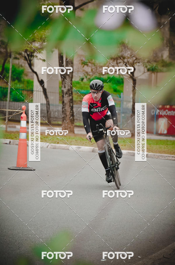 Buy your photos of the eventVSERIES Duathlon & Running on Fotop