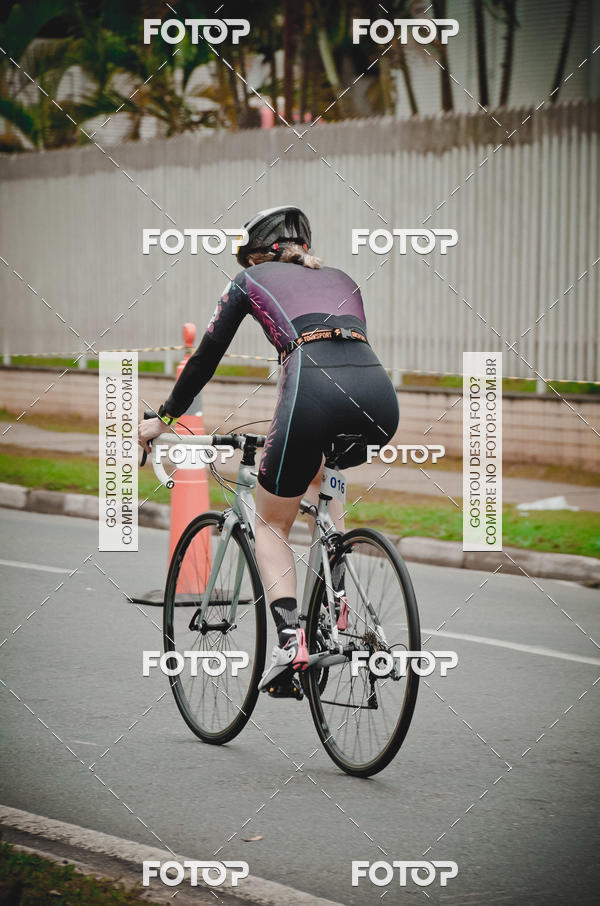 Buy your photos of the eventVSERIES Duathlon & Running on Fotop