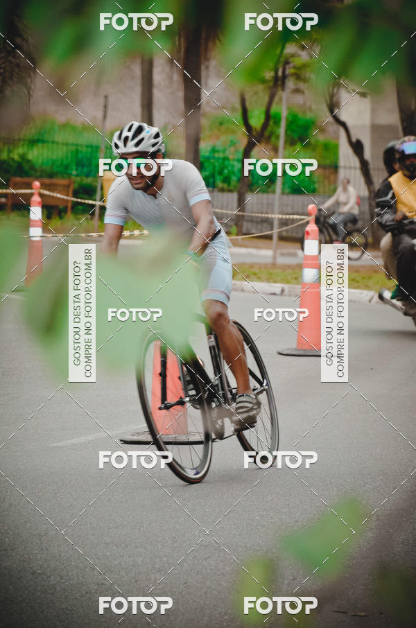 Buy your photos of the eventVSERIES Duathlon & Running on Fotop