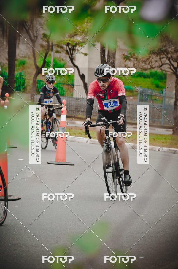 Buy your photos of the eventVSERIES Duathlon & Running on Fotop