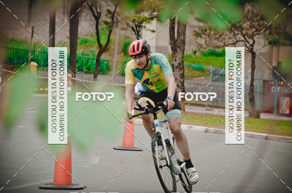 Buy your photos of the eventVSERIES Duathlon & Running on Fotop