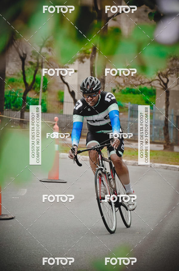 Buy your photos of the eventVSERIES Duathlon & Running on Fotop