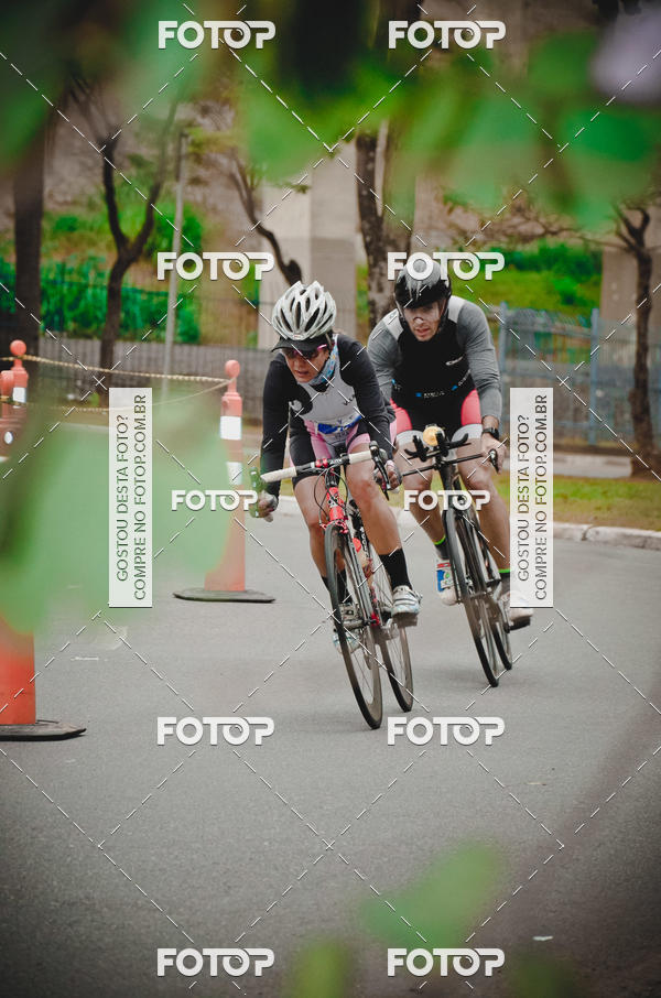 Buy your photos of the eventVSERIES Duathlon & Running on Fotop