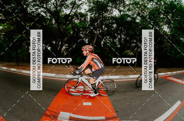 Buy your photos of the eventVSERIES Duathlon & Running on Fotop