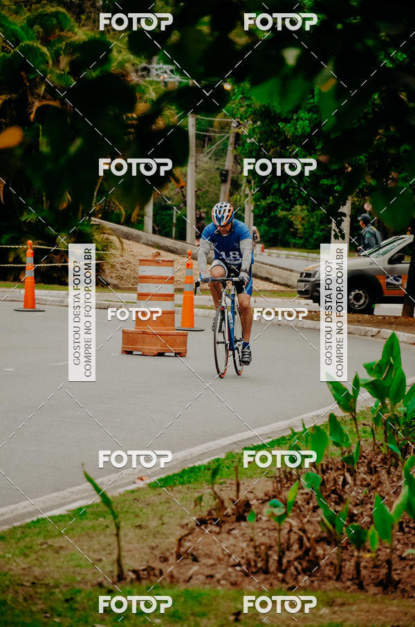 Buy your photos of the eventVSERIES Duathlon & Running on Fotop