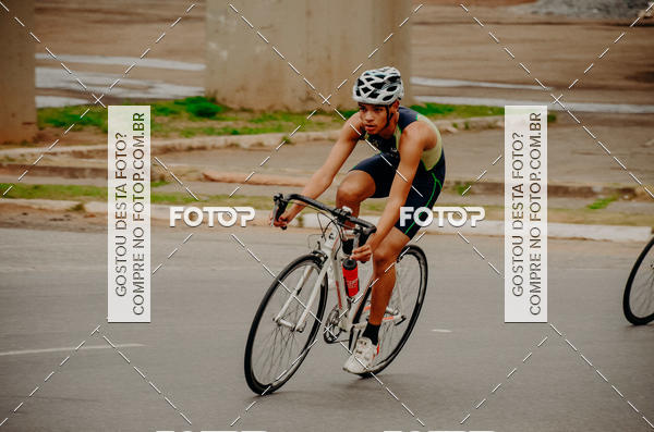 Buy your photos of the eventVSERIES Duathlon & Running on Fotop