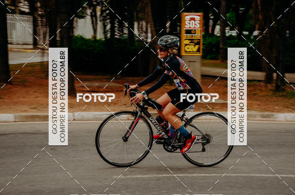 Buy your photos of the eventVSERIES Duathlon & Running on Fotop