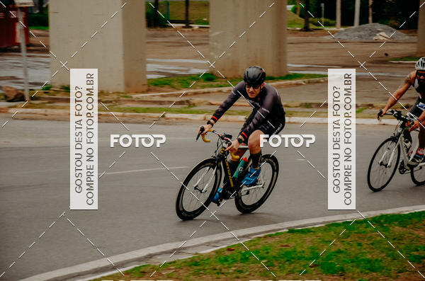 Buy your photos of the eventVSERIES Duathlon & Running on Fotop