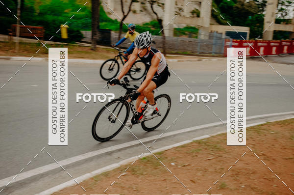 Buy your photos of the eventVSERIES Duathlon & Running on Fotop