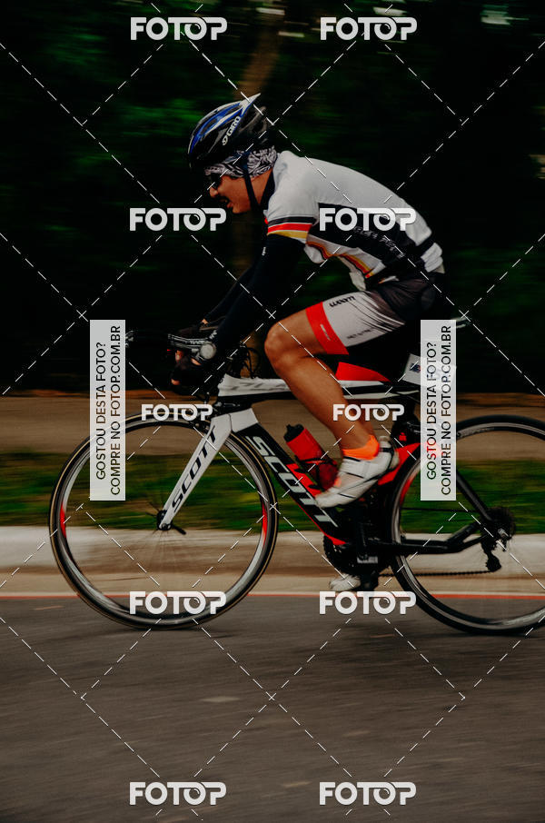 Buy your photos of the eventVSERIES Duathlon & Running on Fotop