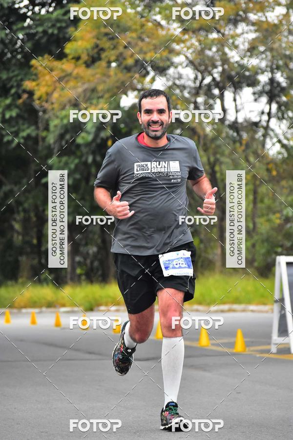 Buy your photos of the eventVSERIES Duathlon & Running on Fotop