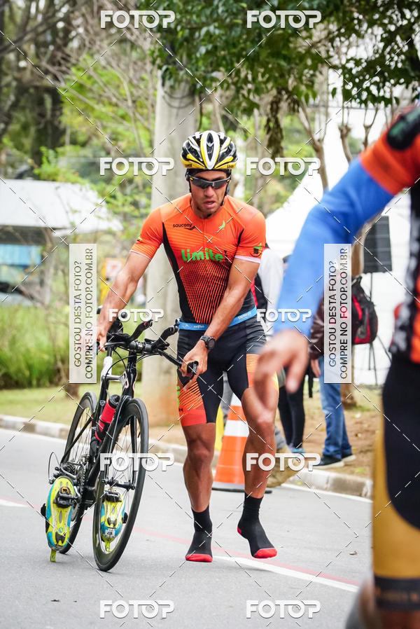 Buy your photos of the eventVSERIES Duathlon & Running on Fotop