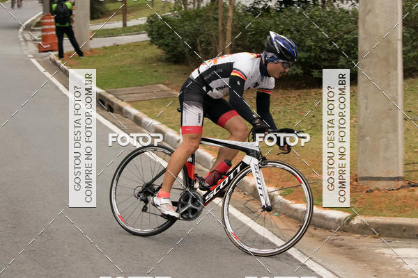 Buy your photos of the eventVSERIES Duathlon & Running on Fotop