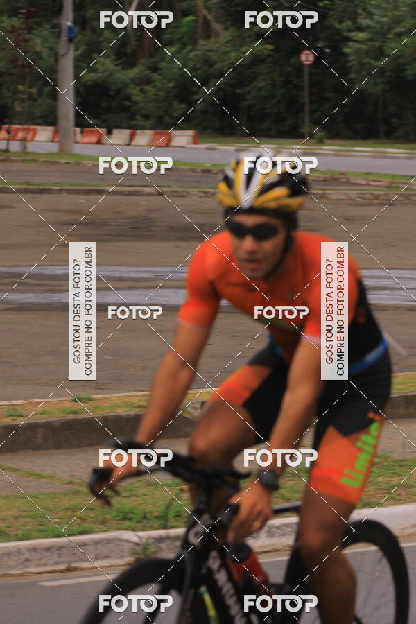 Buy your photos of the eventVSERIES Duathlon & Running on Fotop