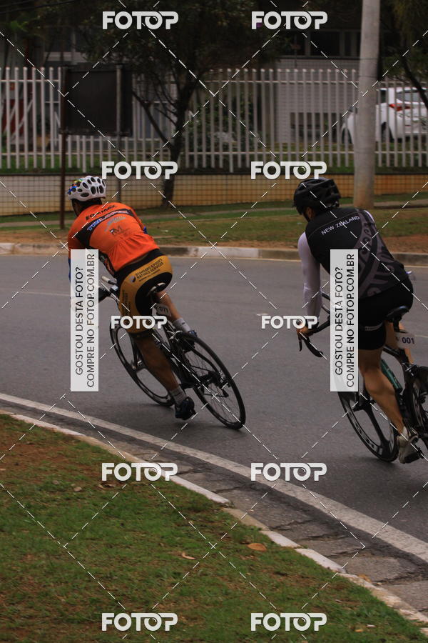 Buy your photos of the eventVSERIES Duathlon & Running on Fotop