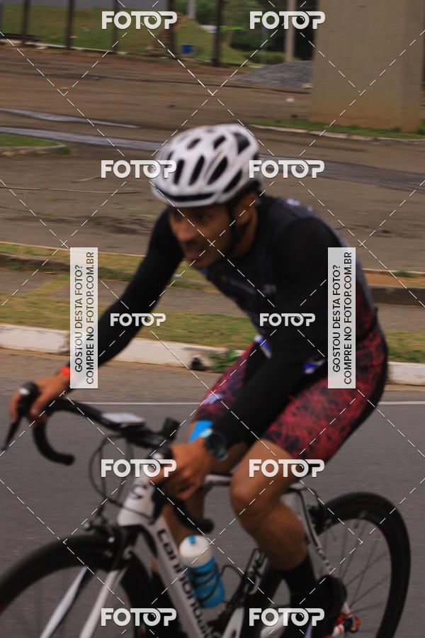 Buy your photos of the eventVSERIES Duathlon & Running on Fotop