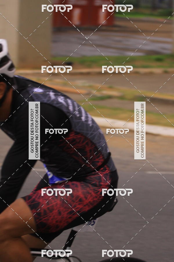 Buy your photos of the eventVSERIES Duathlon & Running on Fotop