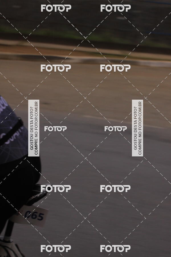 Buy your photos of the eventVSERIES Duathlon & Running on Fotop