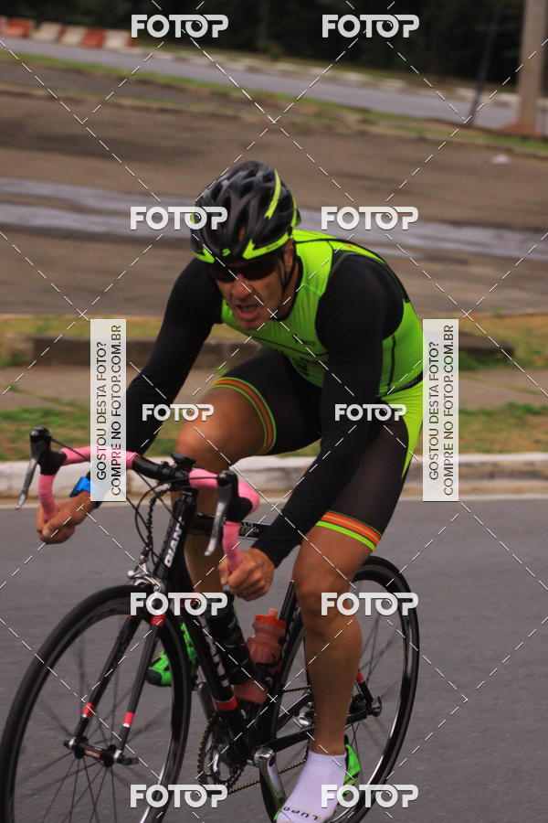 Buy your photos of the eventVSERIES Duathlon & Running on Fotop