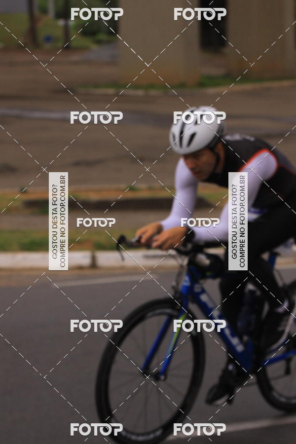 Buy your photos of the eventVSERIES Duathlon & Running on Fotop