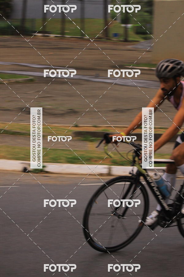Buy your photos of the eventVSERIES Duathlon & Running on Fotop