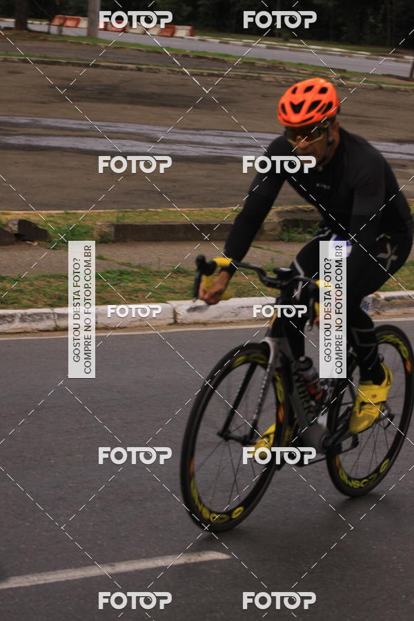 Buy your photos of the eventVSERIES Duathlon & Running on Fotop