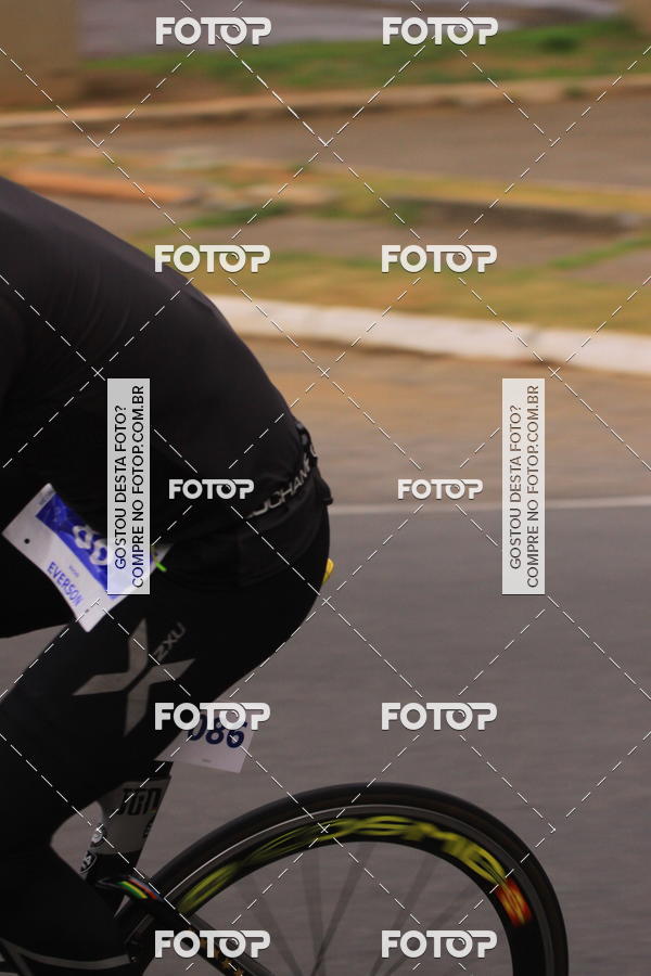 Buy your photos of the eventVSERIES Duathlon & Running on Fotop