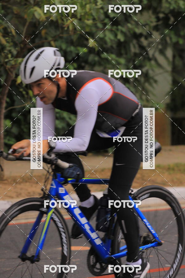 Buy your photos of the eventVSERIES Duathlon & Running on Fotop