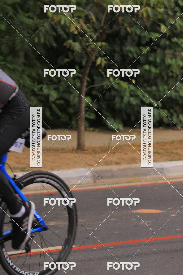 Buy your photos of the eventVSERIES Duathlon & Running on Fotop