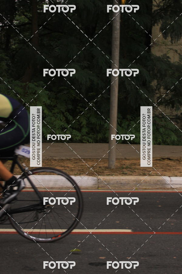 Buy your photos of the eventVSERIES Duathlon & Running on Fotop