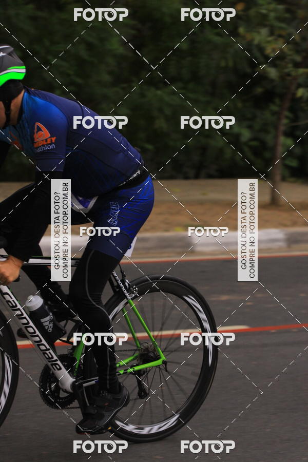 Buy your photos of the eventVSERIES Duathlon & Running on Fotop