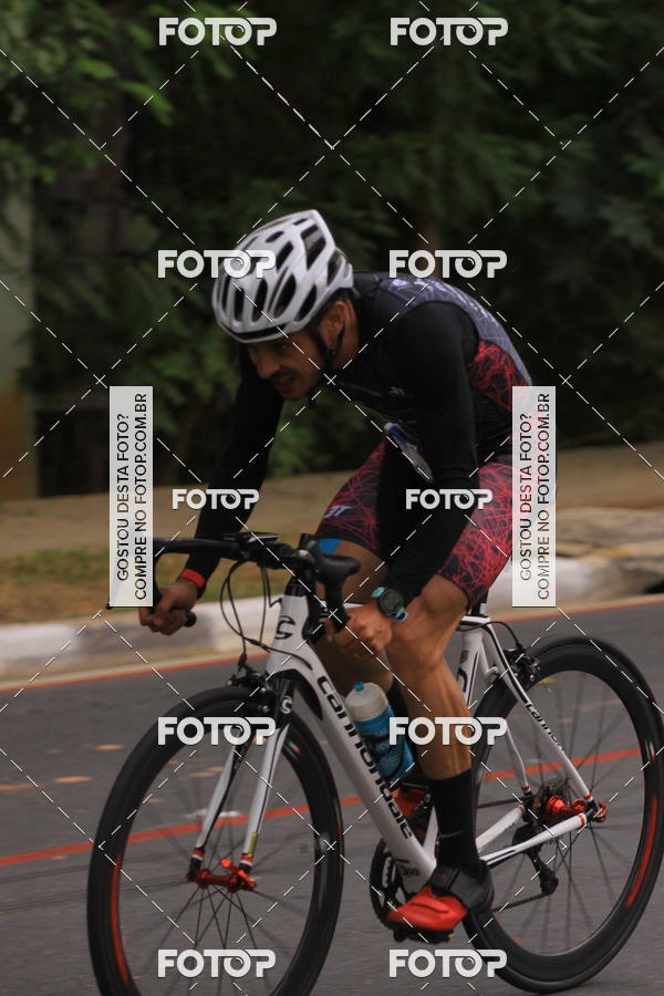 Buy your photos of the eventVSERIES Duathlon & Running on Fotop