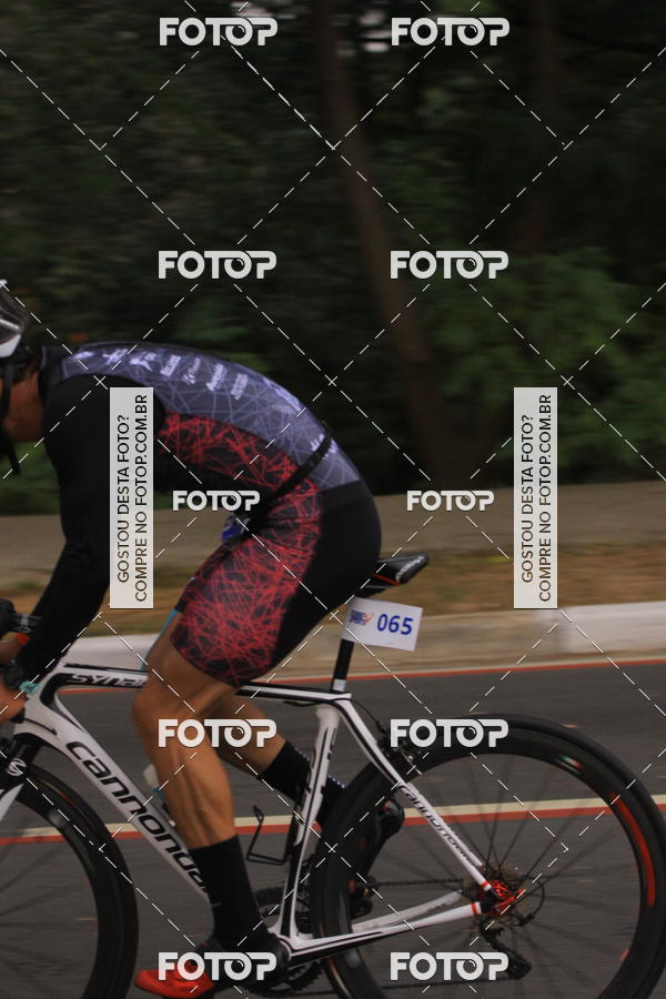 Buy your photos of the eventVSERIES Duathlon & Running on Fotop