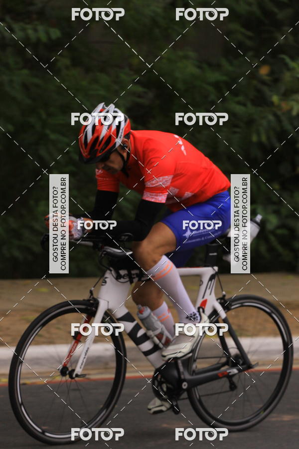 Buy your photos of the eventVSERIES Duathlon & Running on Fotop