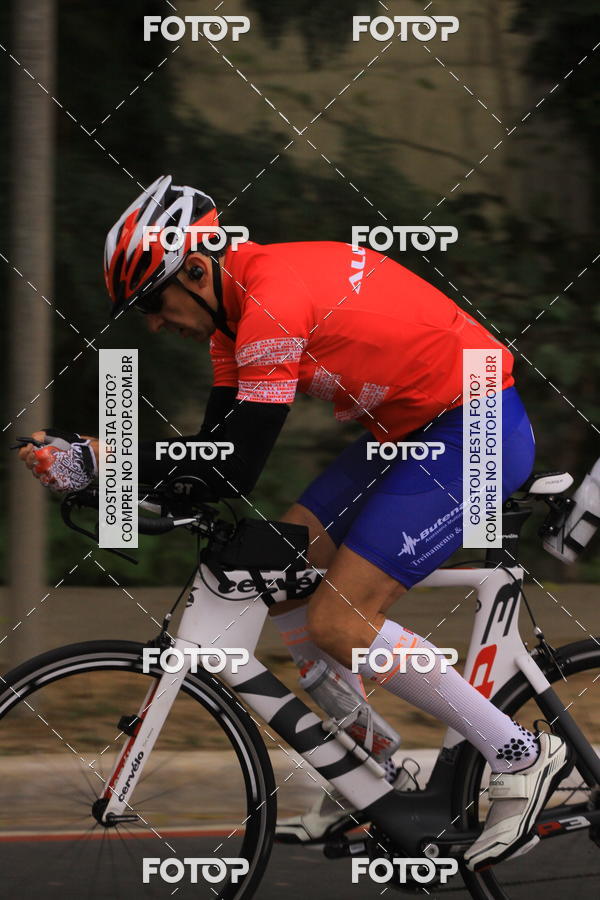 Buy your photos of the eventVSERIES Duathlon & Running on Fotop