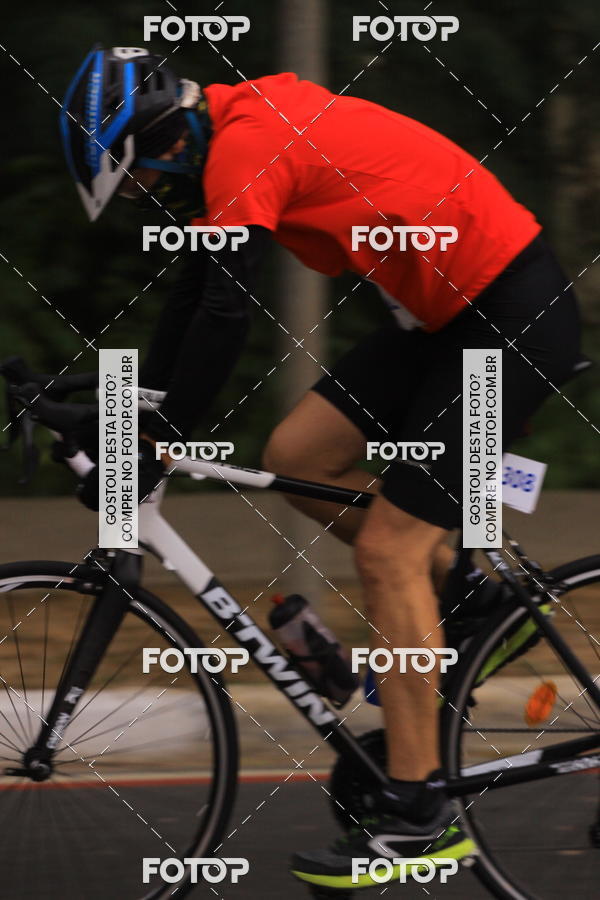 Buy your photos of the eventVSERIES Duathlon & Running on Fotop