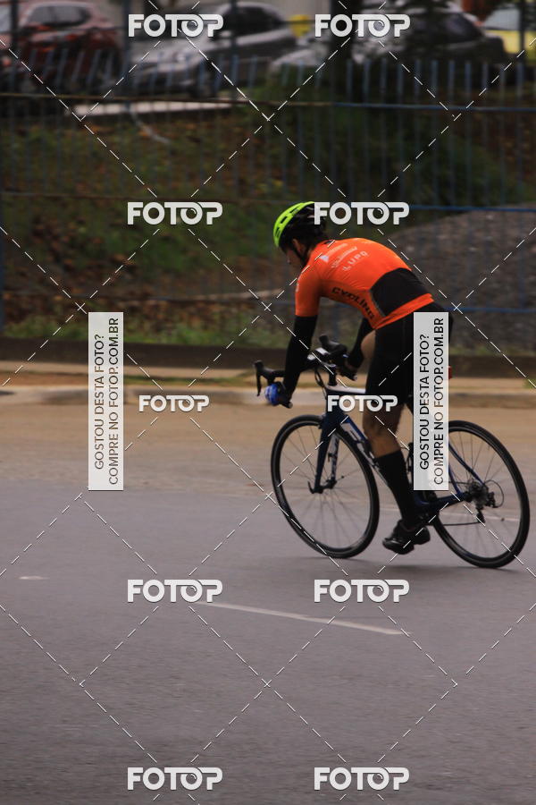 Buy your photos of the eventVSERIES Duathlon & Running on Fotop
