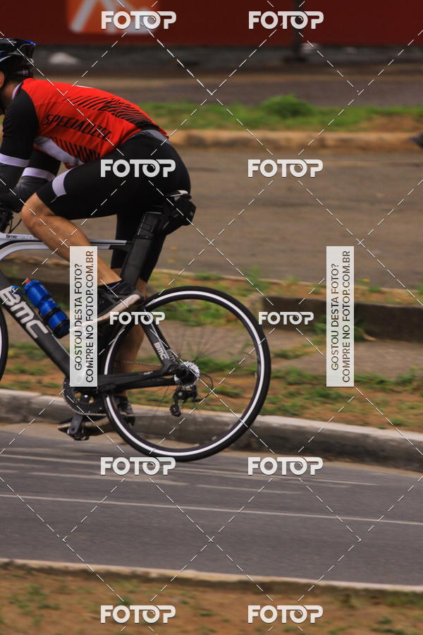 Buy your photos of the eventVSERIES Duathlon & Running on Fotop