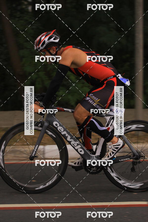 Buy your photos of the eventVSERIES Duathlon & Running on Fotop