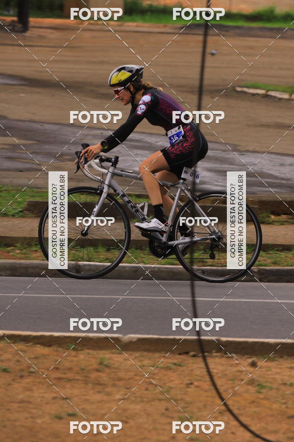 Buy your photos of the eventVSERIES Duathlon & Running on Fotop