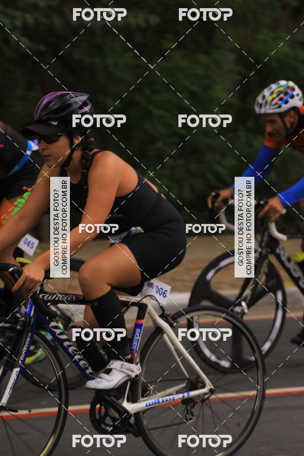 Buy your photos of the eventVSERIES Duathlon & Running on Fotop