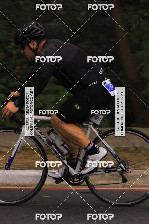 Buy your photos of the eventVSERIES Duathlon & Running on Fotop