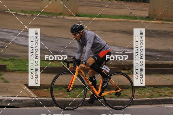 Buy your photos of the eventVSERIES Duathlon & Running on Fotop