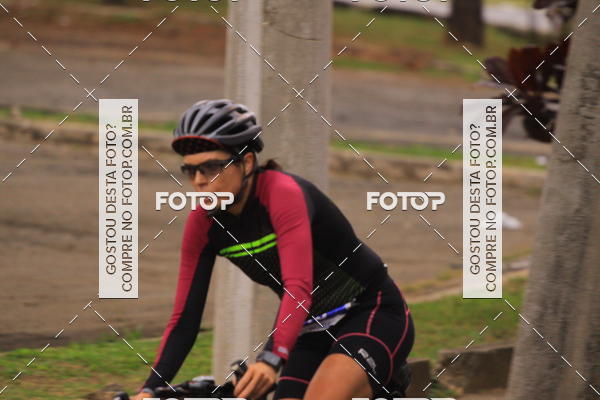 Buy your photos of the eventVSERIES Duathlon & Running on Fotop