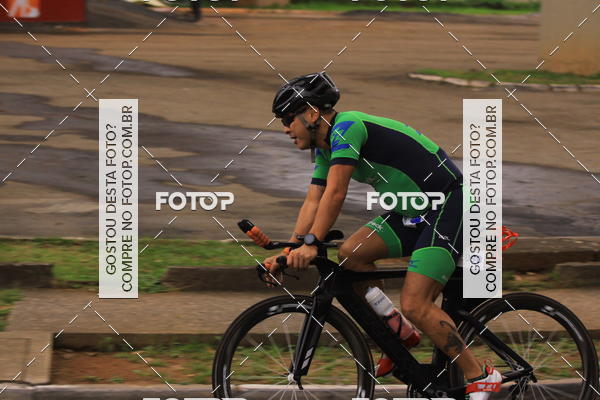 Buy your photos of the eventVSERIES Duathlon & Running on Fotop