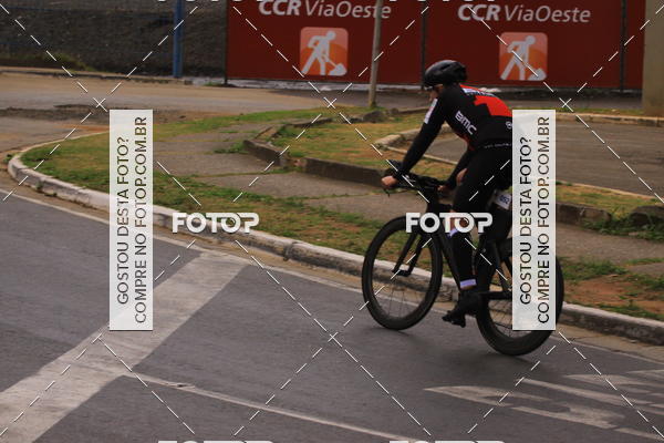 Buy your photos of the eventVSERIES Duathlon & Running on Fotop