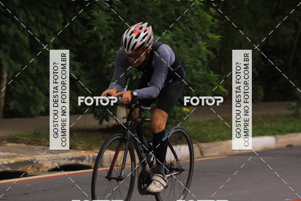 Buy your photos of the eventVSERIES Duathlon & Running on Fotop